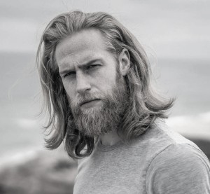 Erkek Uzun Karışık Saç Modeli